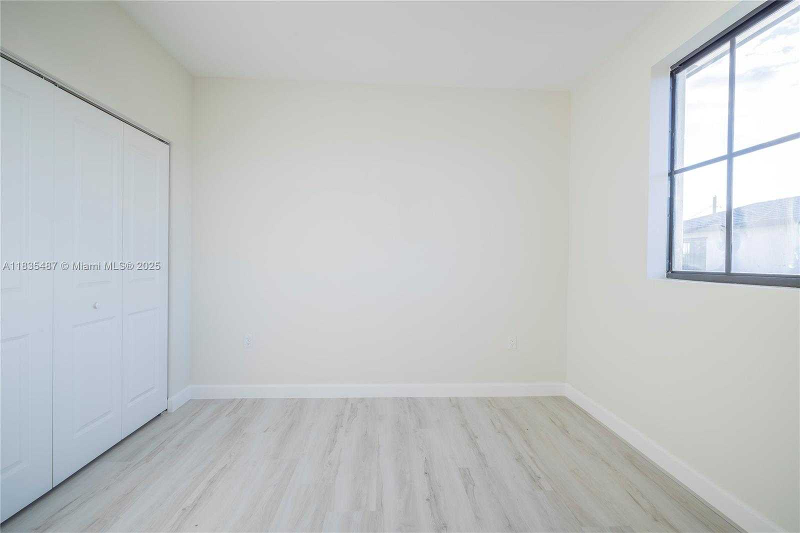 Small Image of 18020 SOUTH WEST 103RD AVE, Miami Number 31