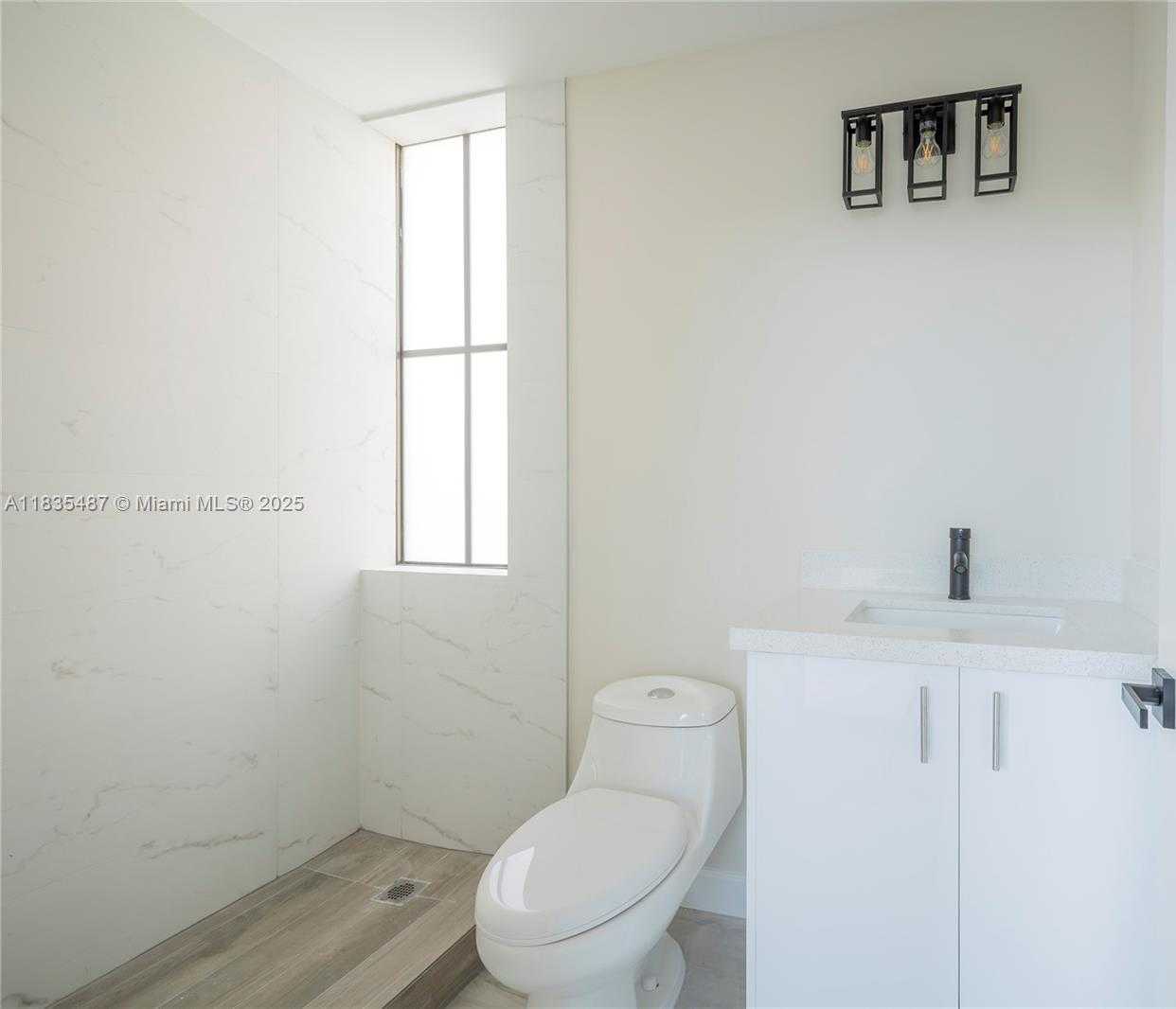 Small Image of 18020 SOUTH WEST 103RD AVE, Miami Number 36