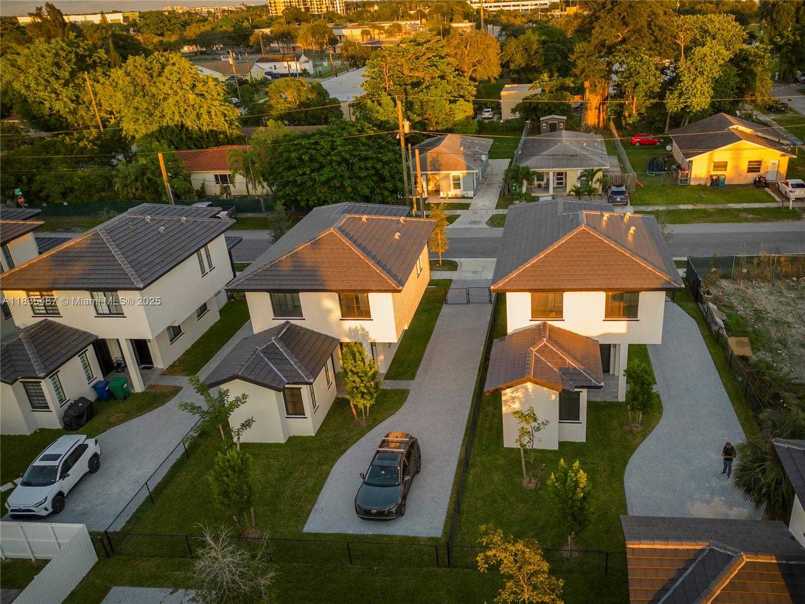 Small Image of 18020 SOUTH WEST 103RD AVE, Miami Number 5