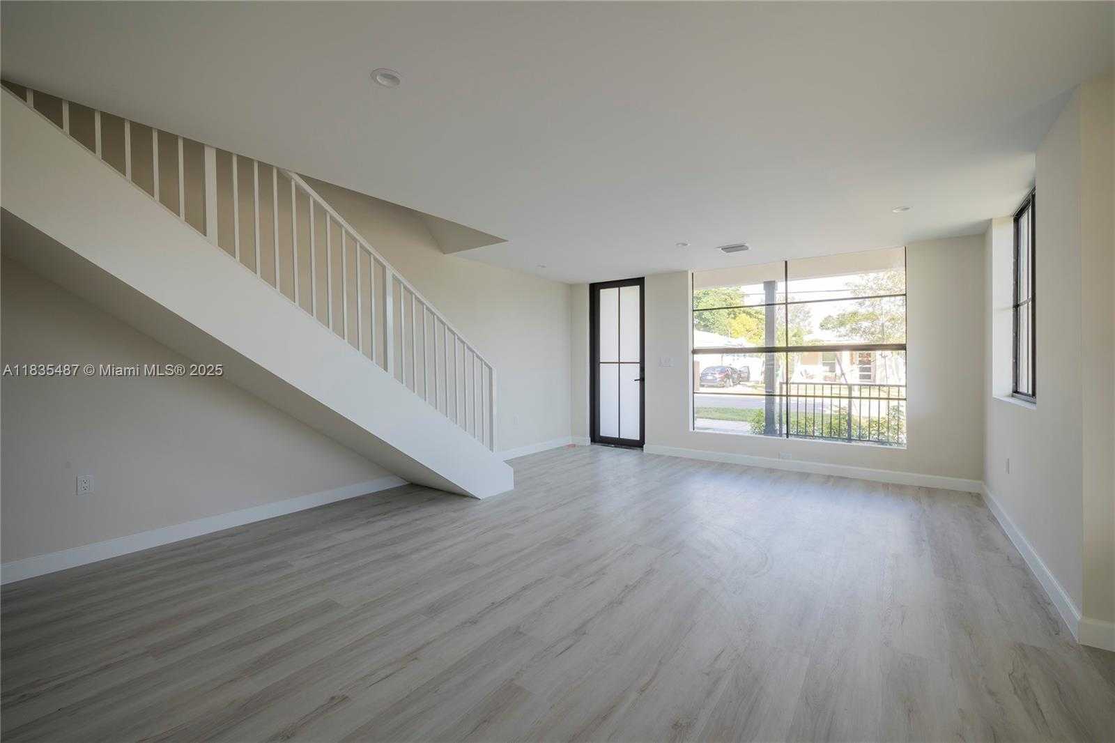 Small Image of 18020 SOUTH WEST 103RD AVE, Miami Number 7