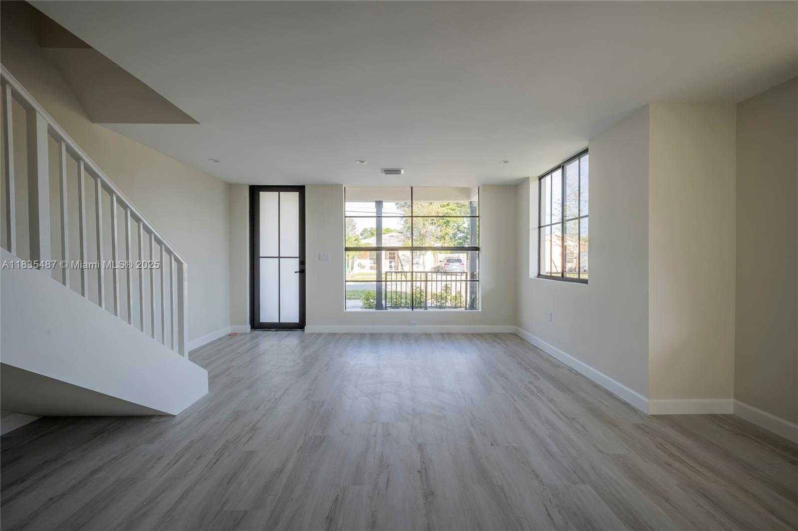 Small Image of 18020 SOUTH WEST 103RD AVE, Miami Number 8