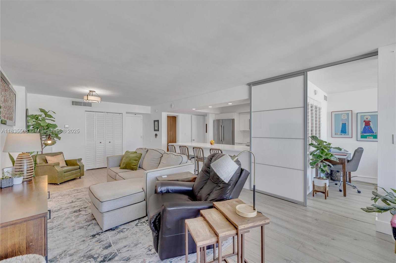 Small Image of 2655 COLLINS AVE #2005, Miami Beach Number 12