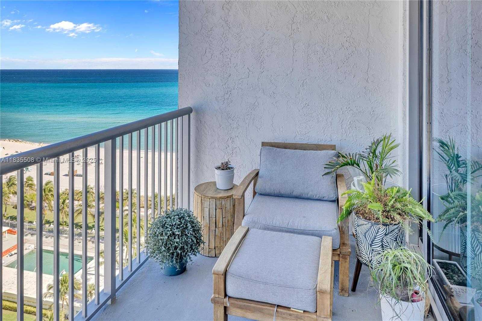 Small Image of 2655 COLLINS AVE #2005, Miami Beach Number 14