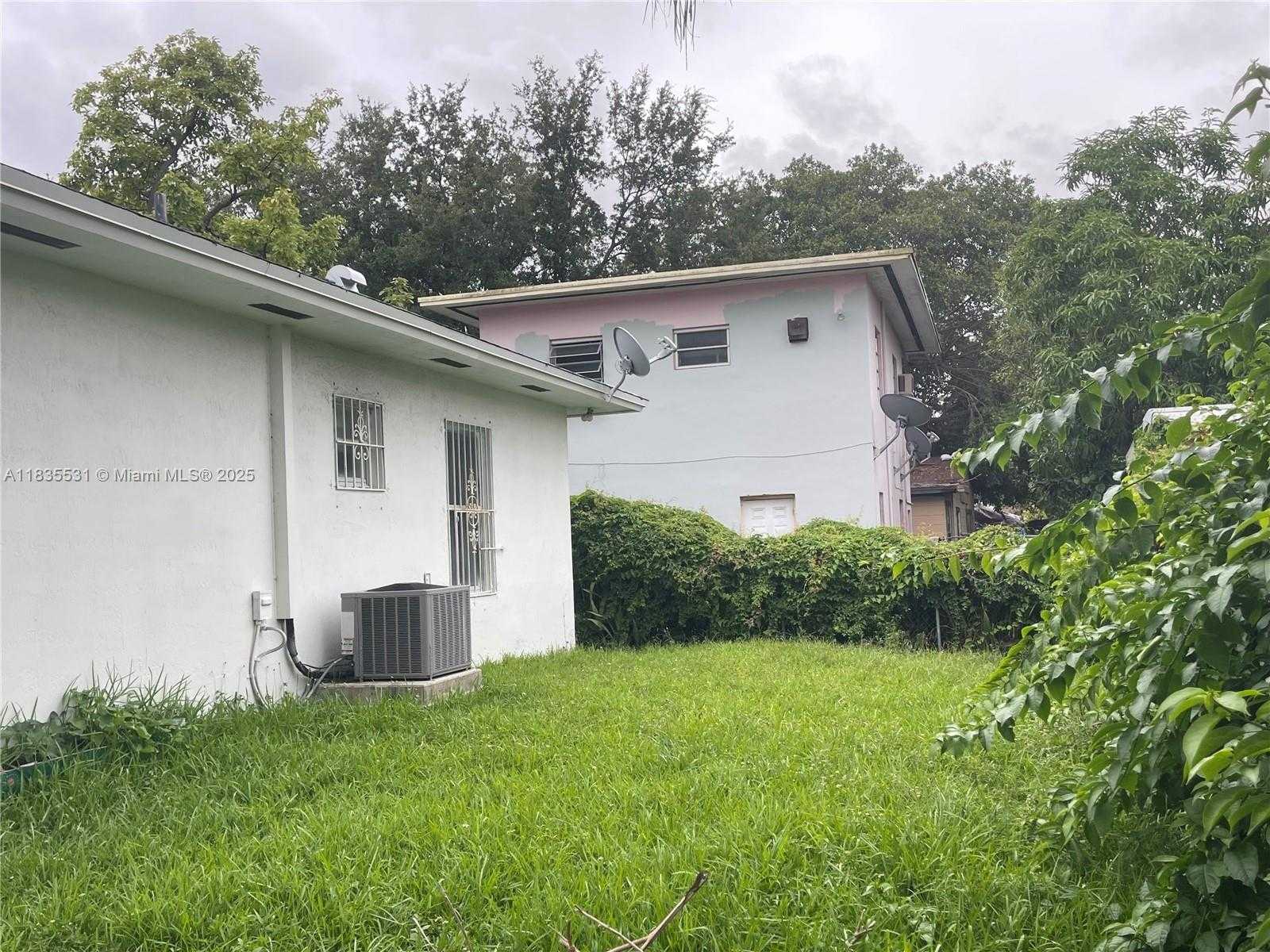 Small Image of 6316 NORTH WEST 1ST CT, Miami Number 17