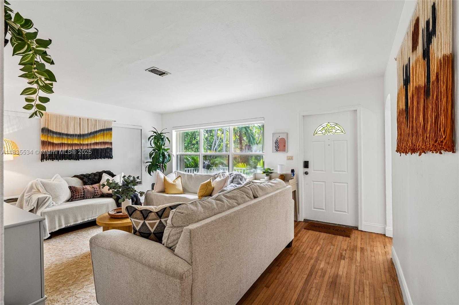 Small Image of 1031 NORTH EAST LITTLE RIVER DR #1031, Miami Number 14