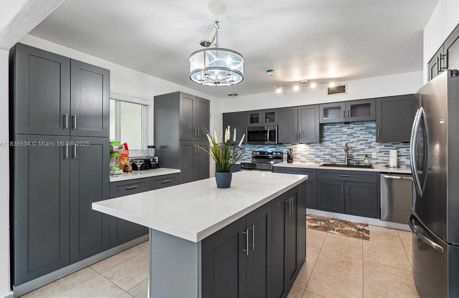 Small Image of 1031 NORTH EAST LITTLE RIVER DR #1031, Miami Number 7