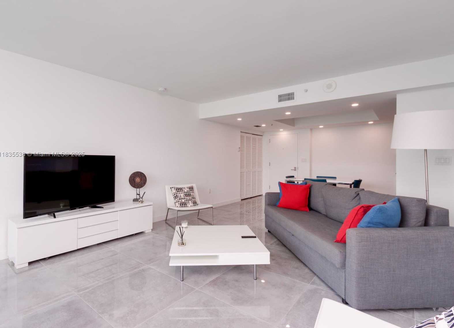 Small Image of 650 WEST AVE #2409, Miami Beach Number 11