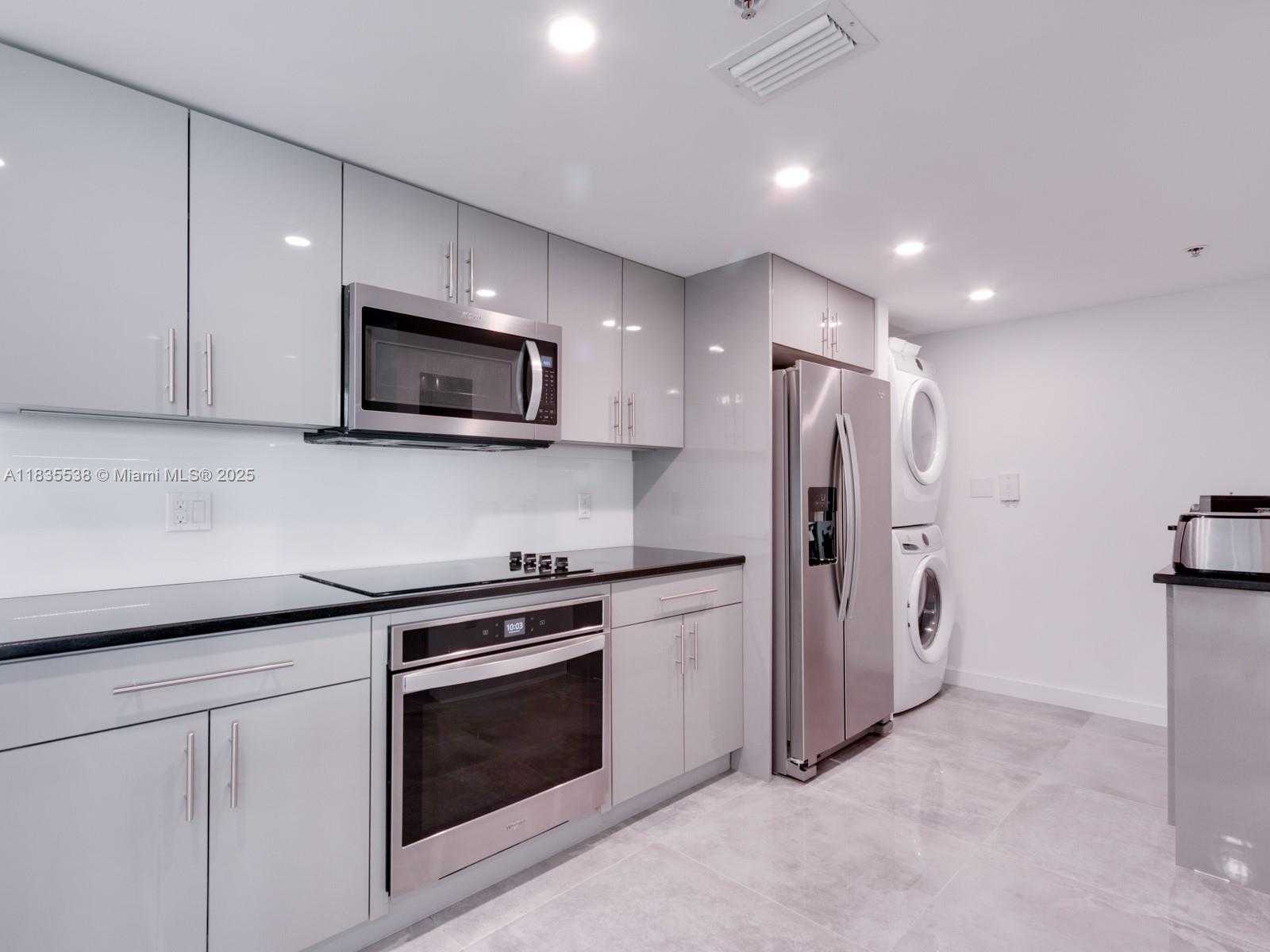 Small Image of 650 WEST AVE #2409, Miami Beach Number 14