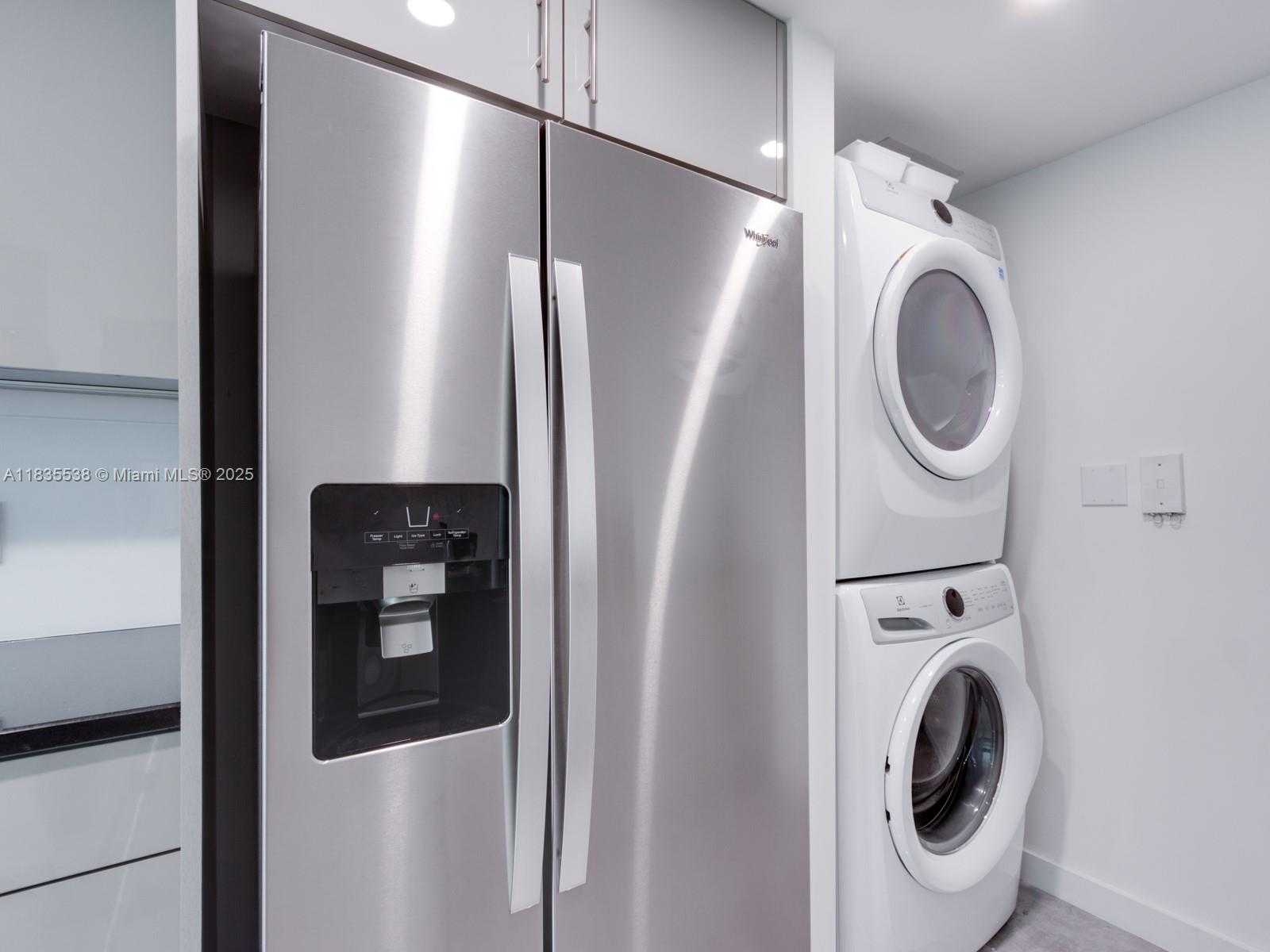 Small Image of 650 WEST AVE #2409, Miami Beach Number 15