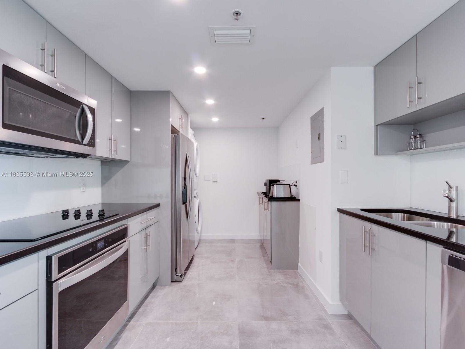 Small Image of 650 WEST AVE #2409, Miami Beach Number 16