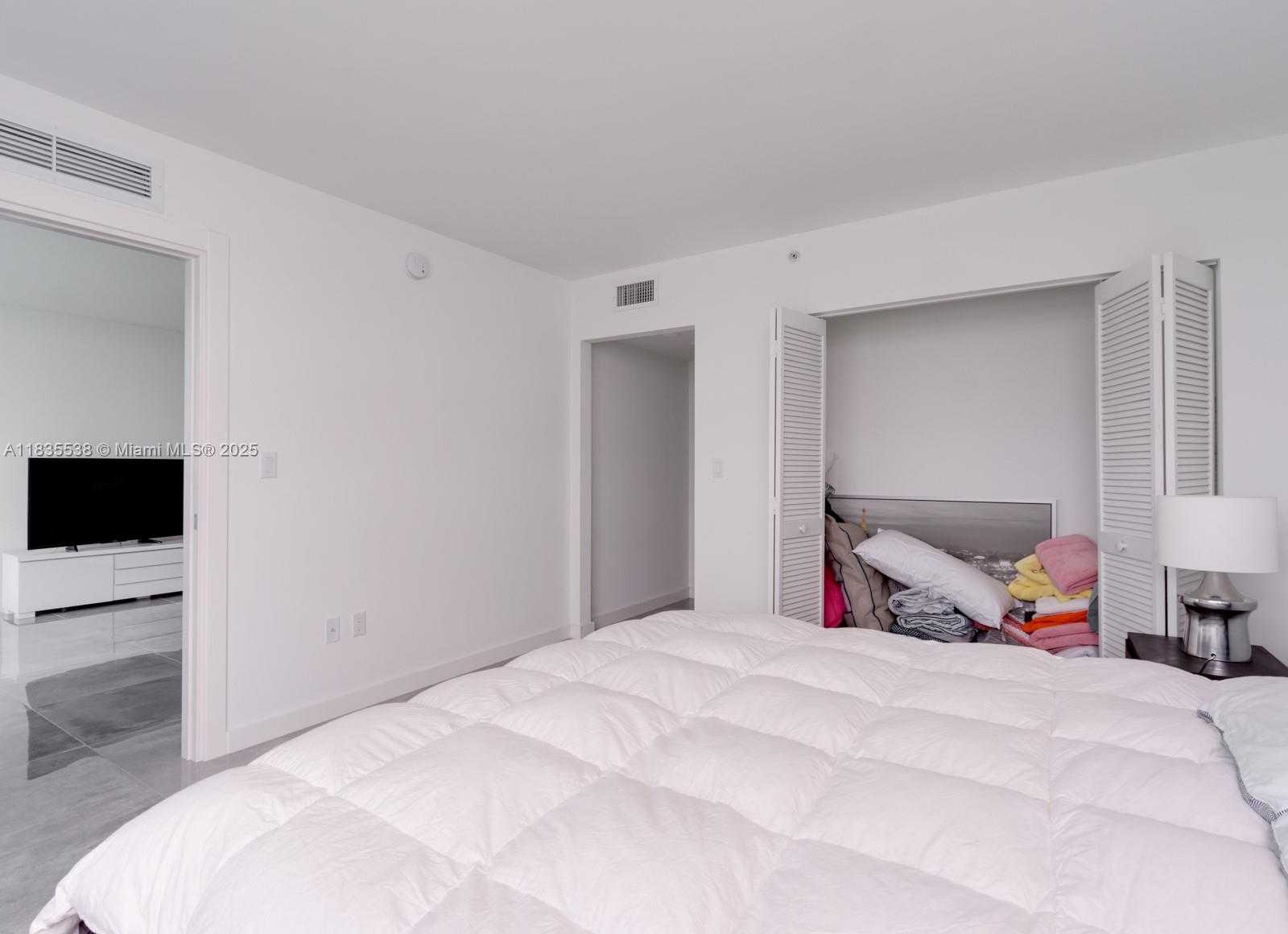 Small Image of 650 WEST AVE #2409, Miami Beach Number 24