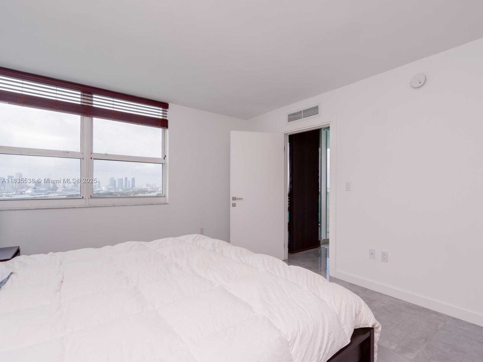 Small Image of 650 WEST AVE #2409, Miami Beach Number 25