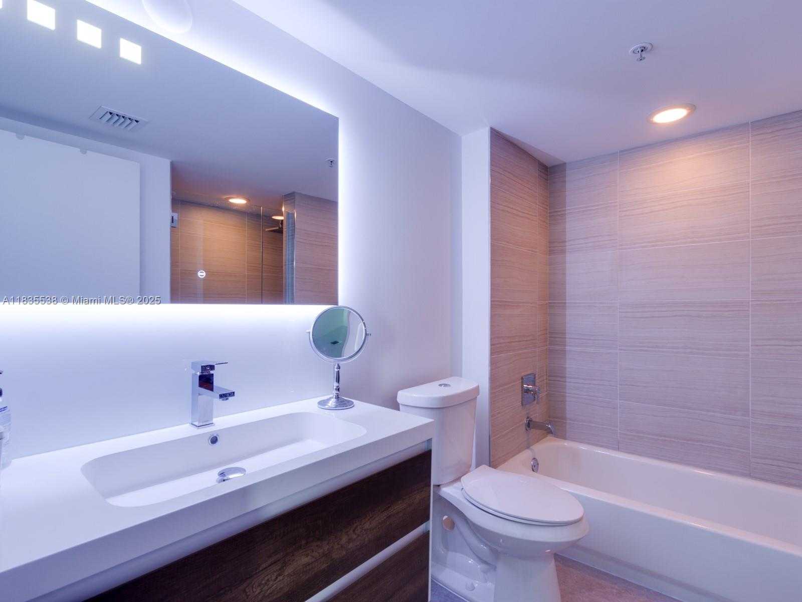 Small Image of 650 WEST AVE #2409, Miami Beach Number 31