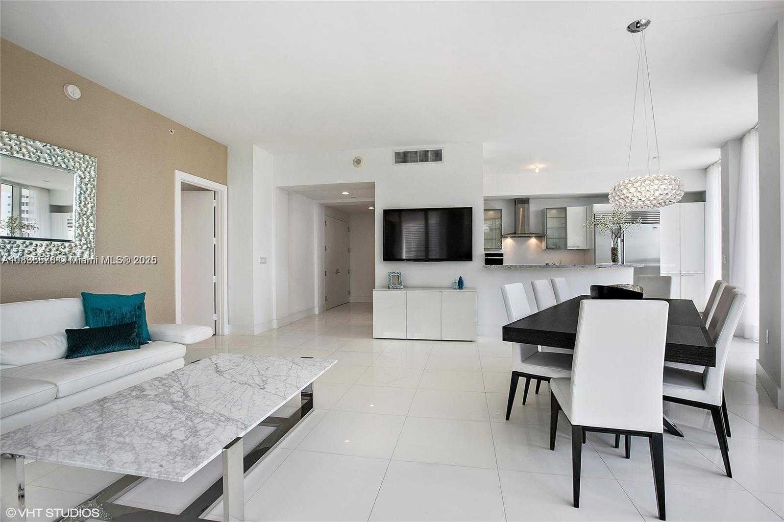 Small Image of 4100 ISLAND BLVD #701, Aventura Number 2