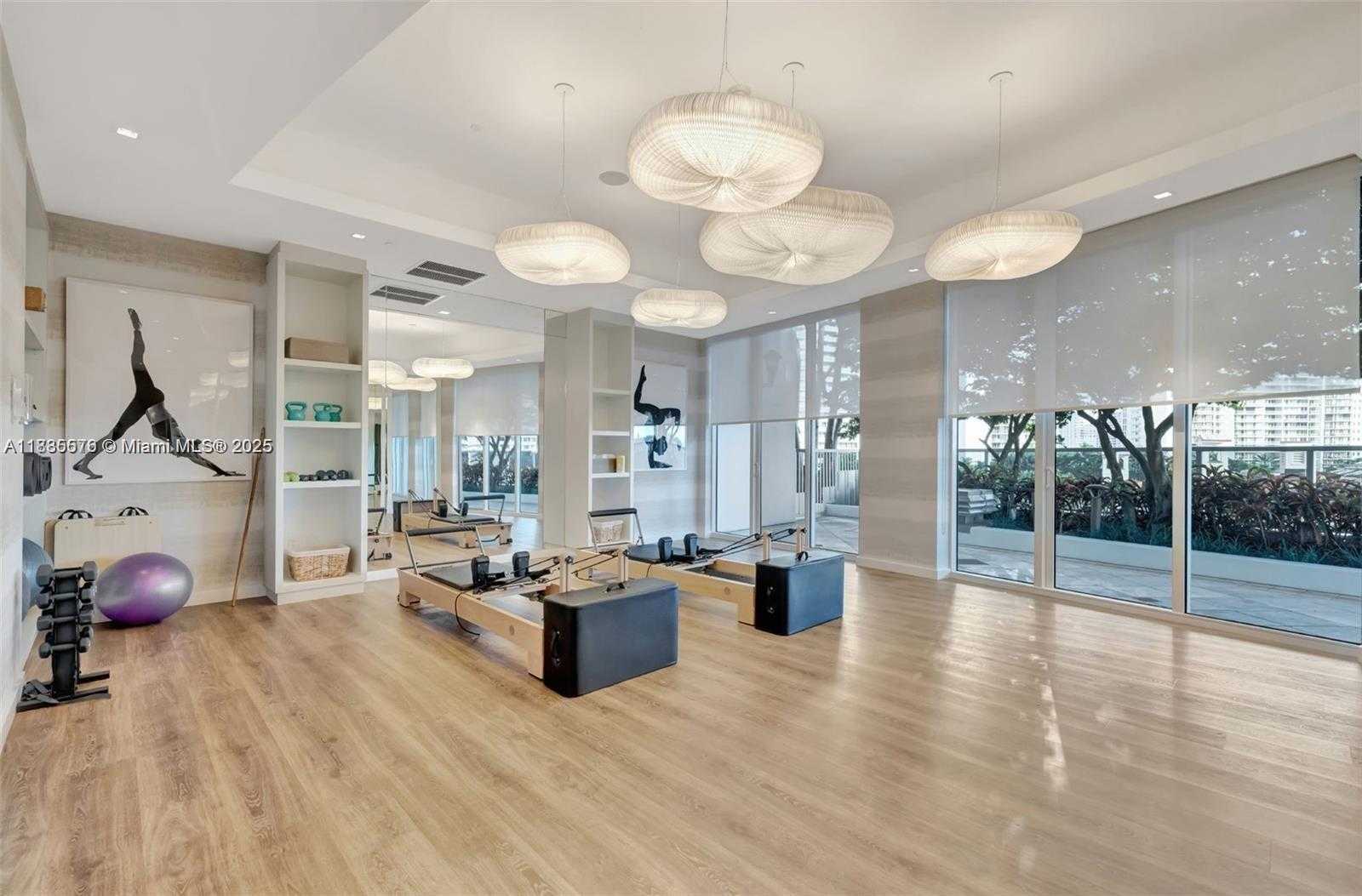 Small Image of 4100 ISLAND BLVD #701, Aventura Number 29