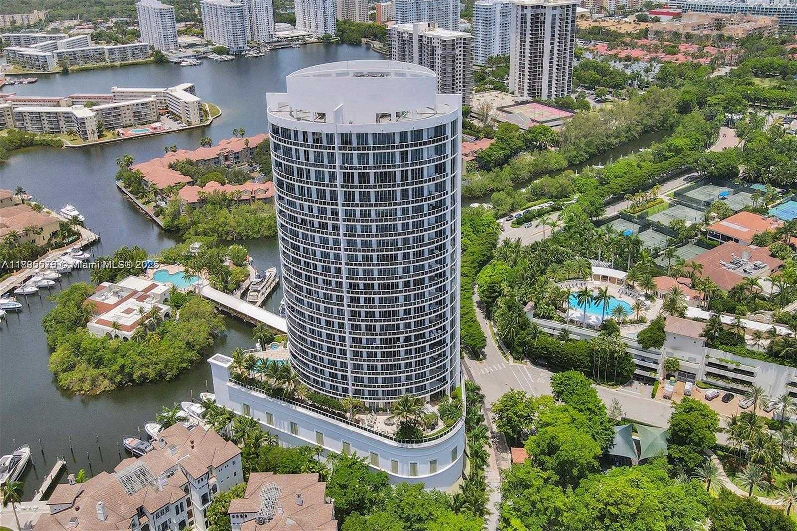 Small Image of 4100 ISLAND BLVD #701, Aventura Number 34