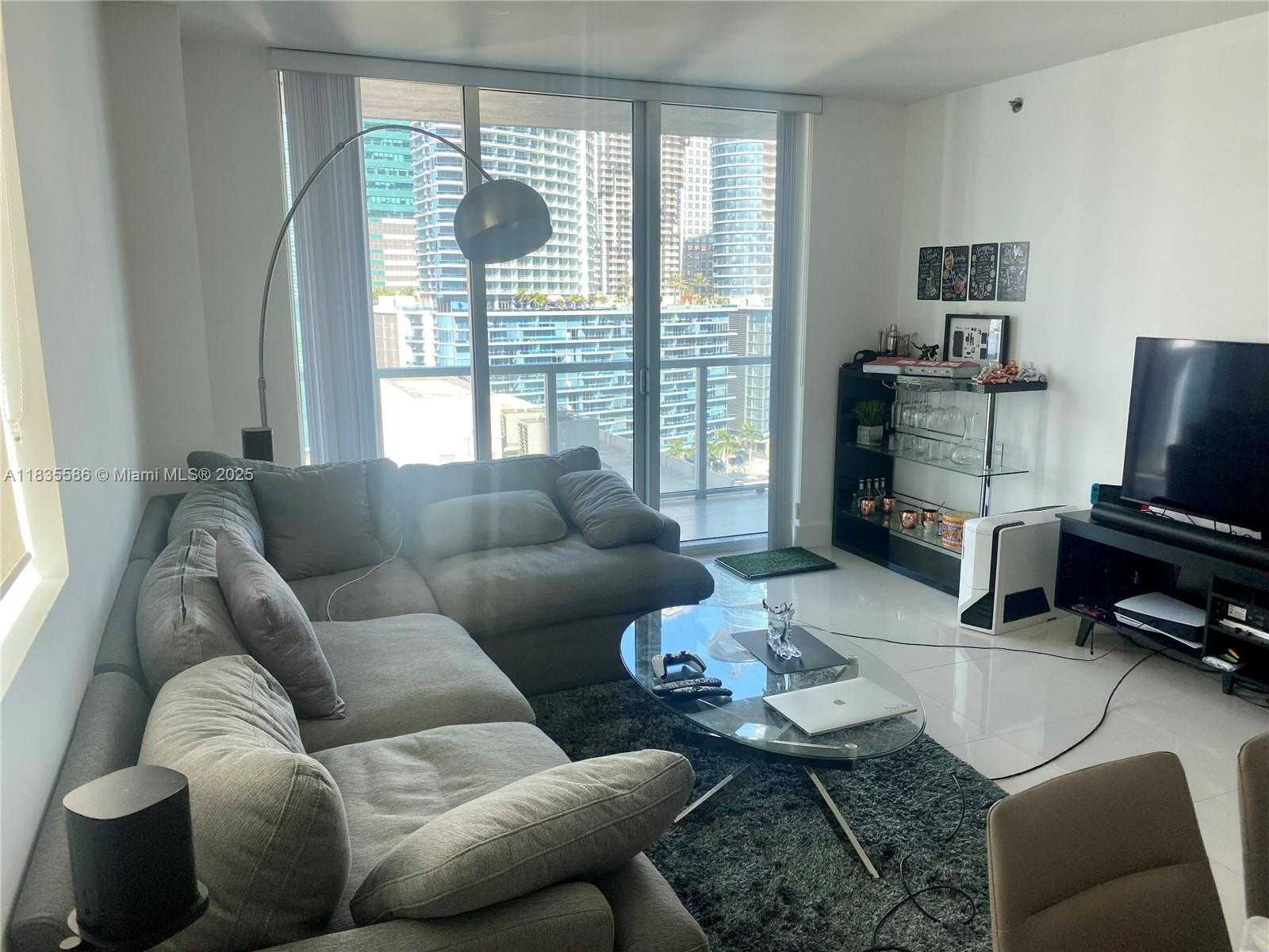 Small Image of 500 BRICKELL AVE #1807, Miami Number 8