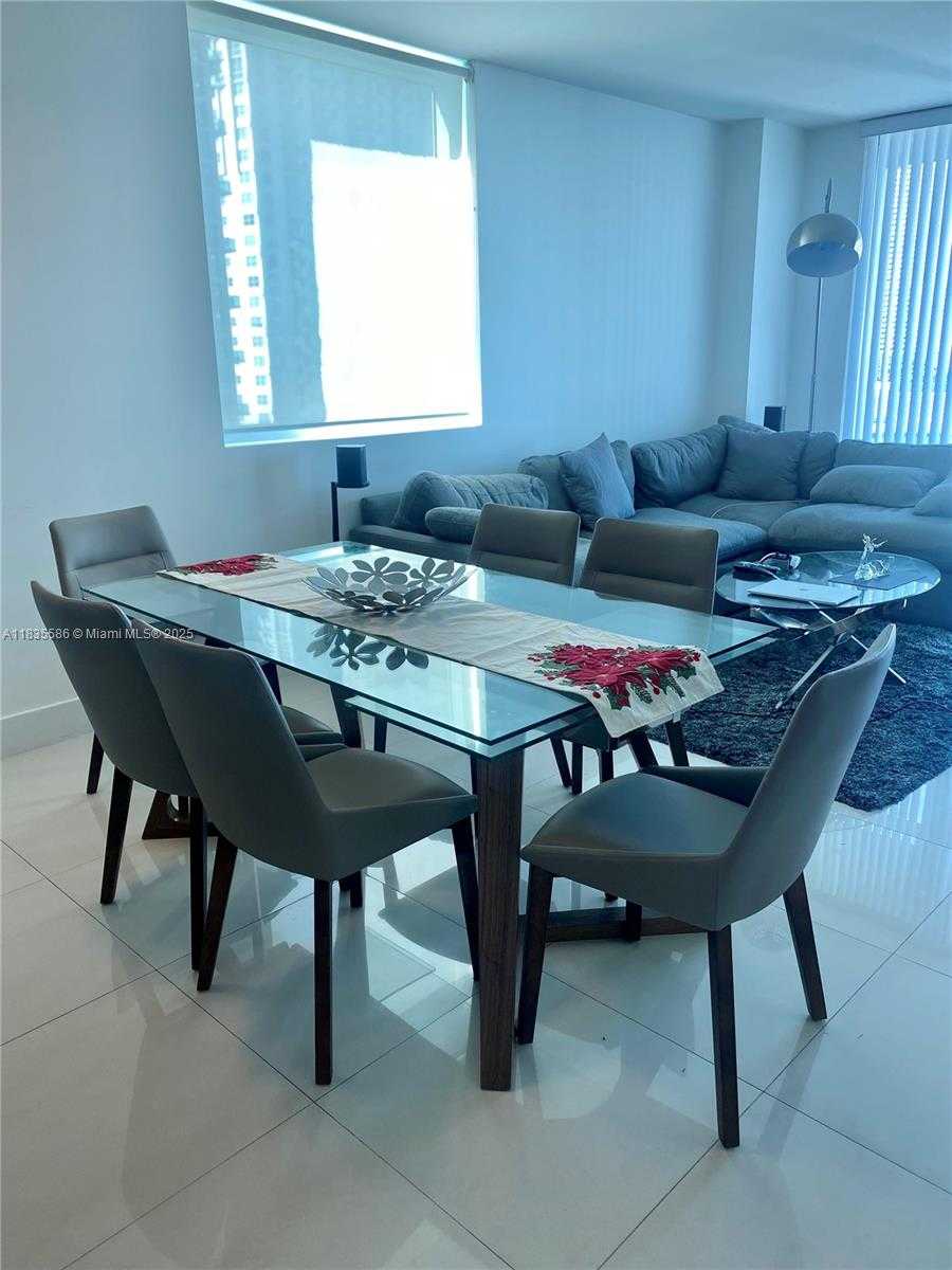 Small Image of 500 BRICKELL AVE #1807, Miami Number 9