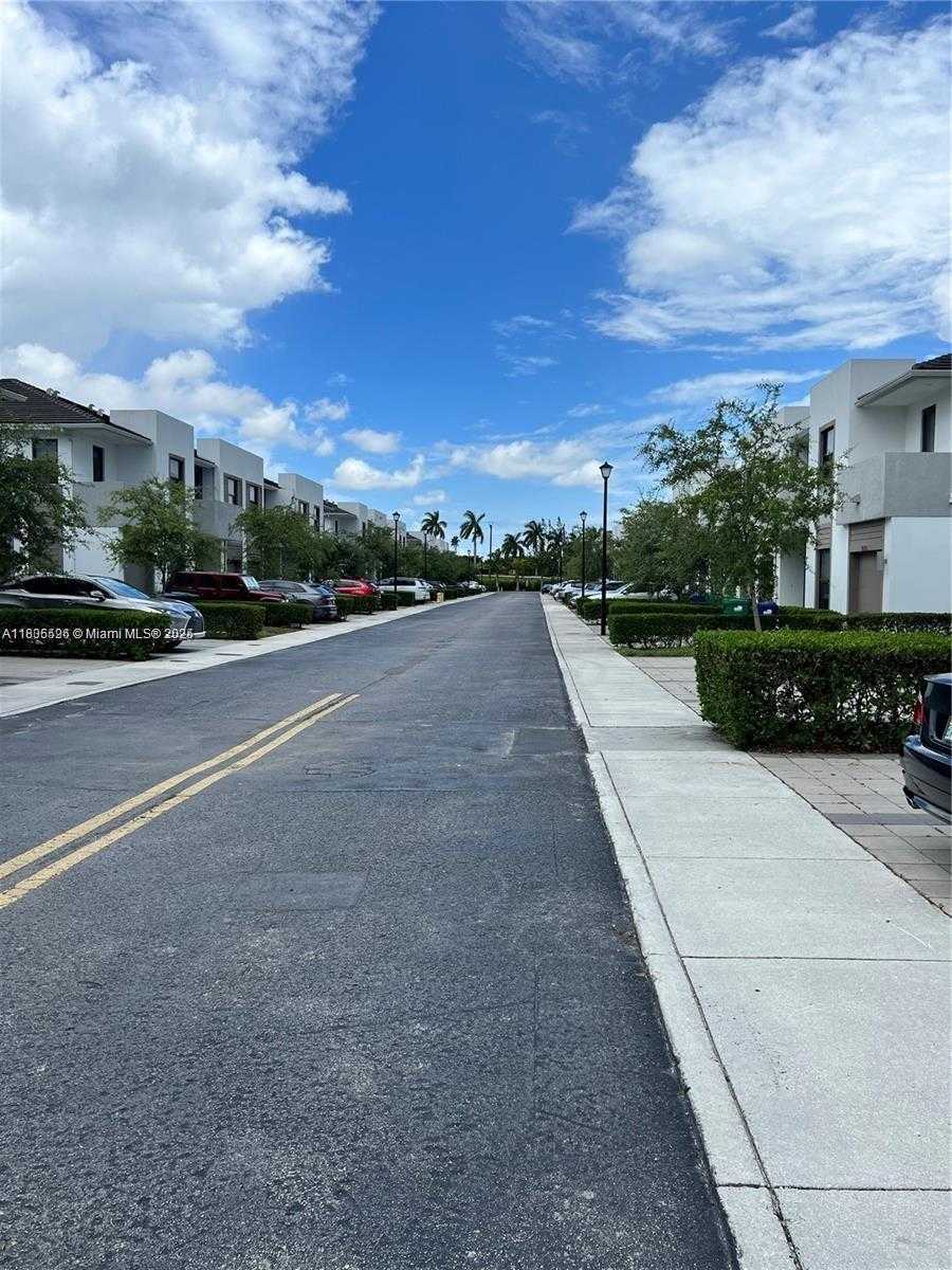 Small Image of Miami Number 30
