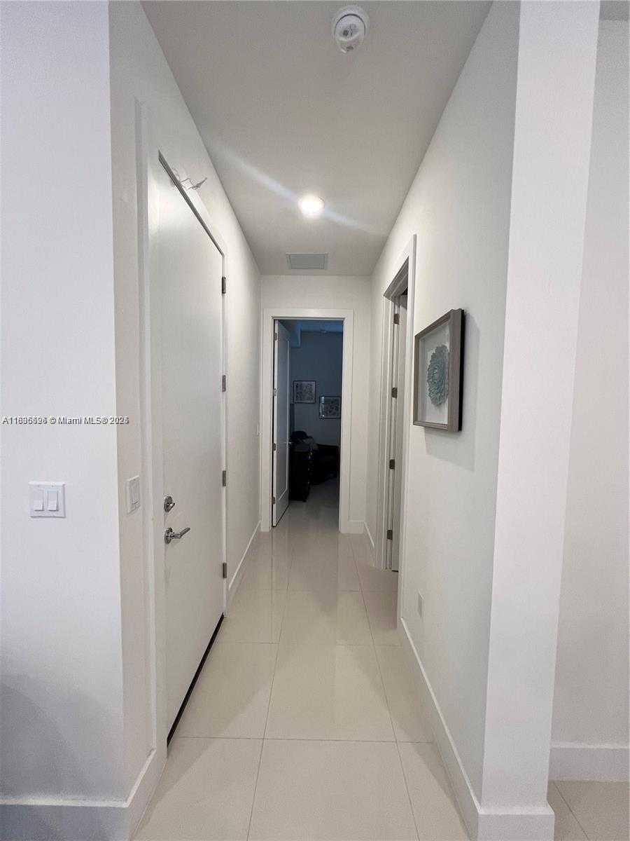 Small Image of Miami Number 7