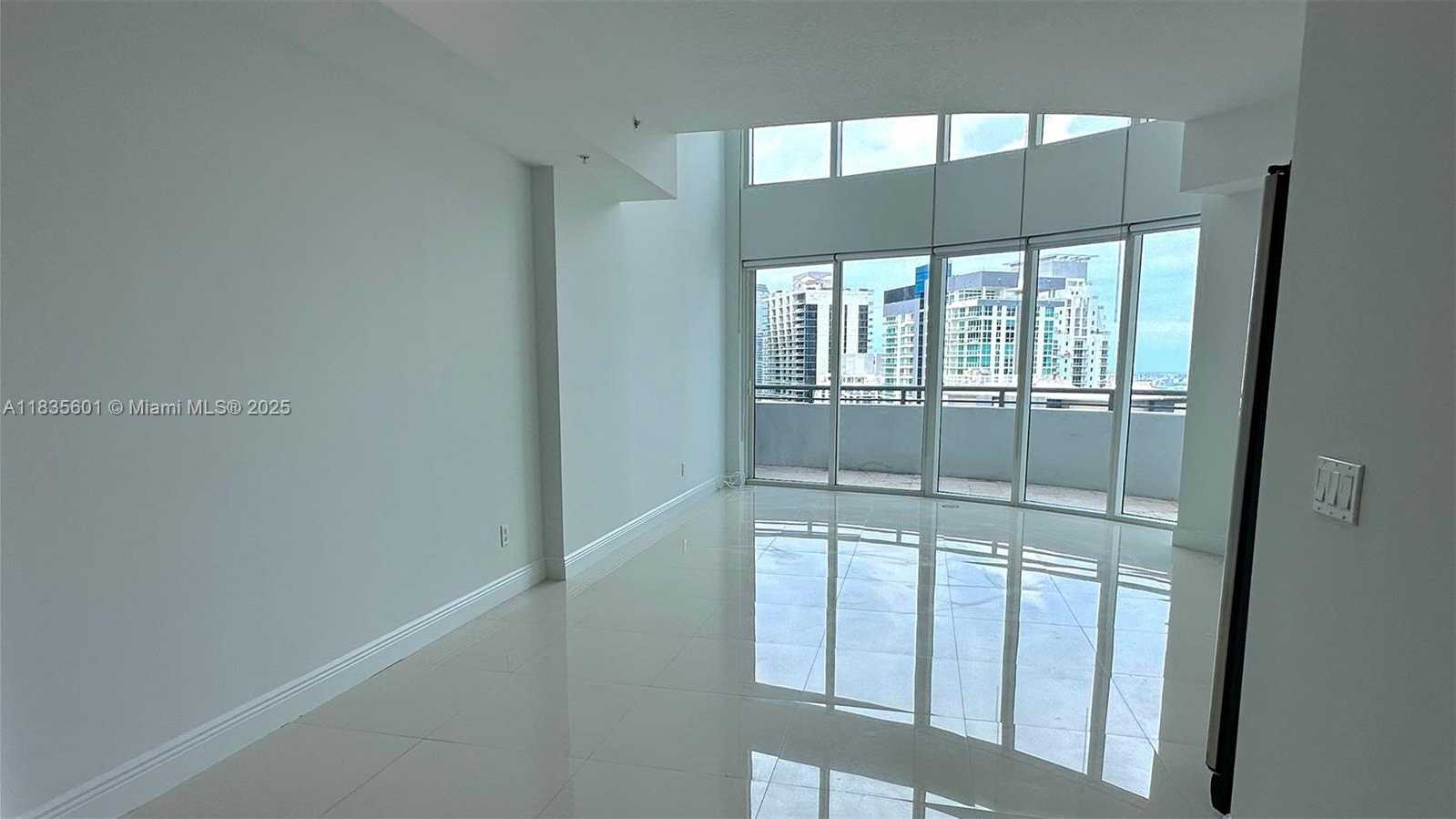 Small Image of 60 SOUTH WEST 13TH ST #3624, Miami Number 4