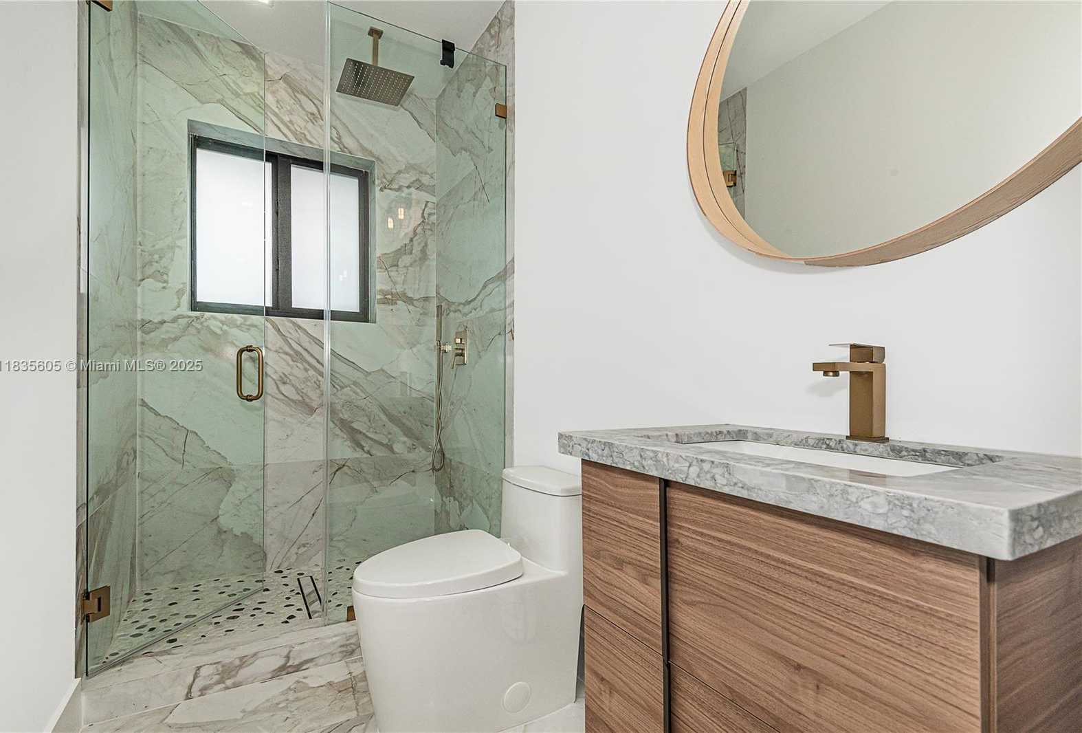 Small Image of 365 FAIRWAY DR, Miami Beach Number 15