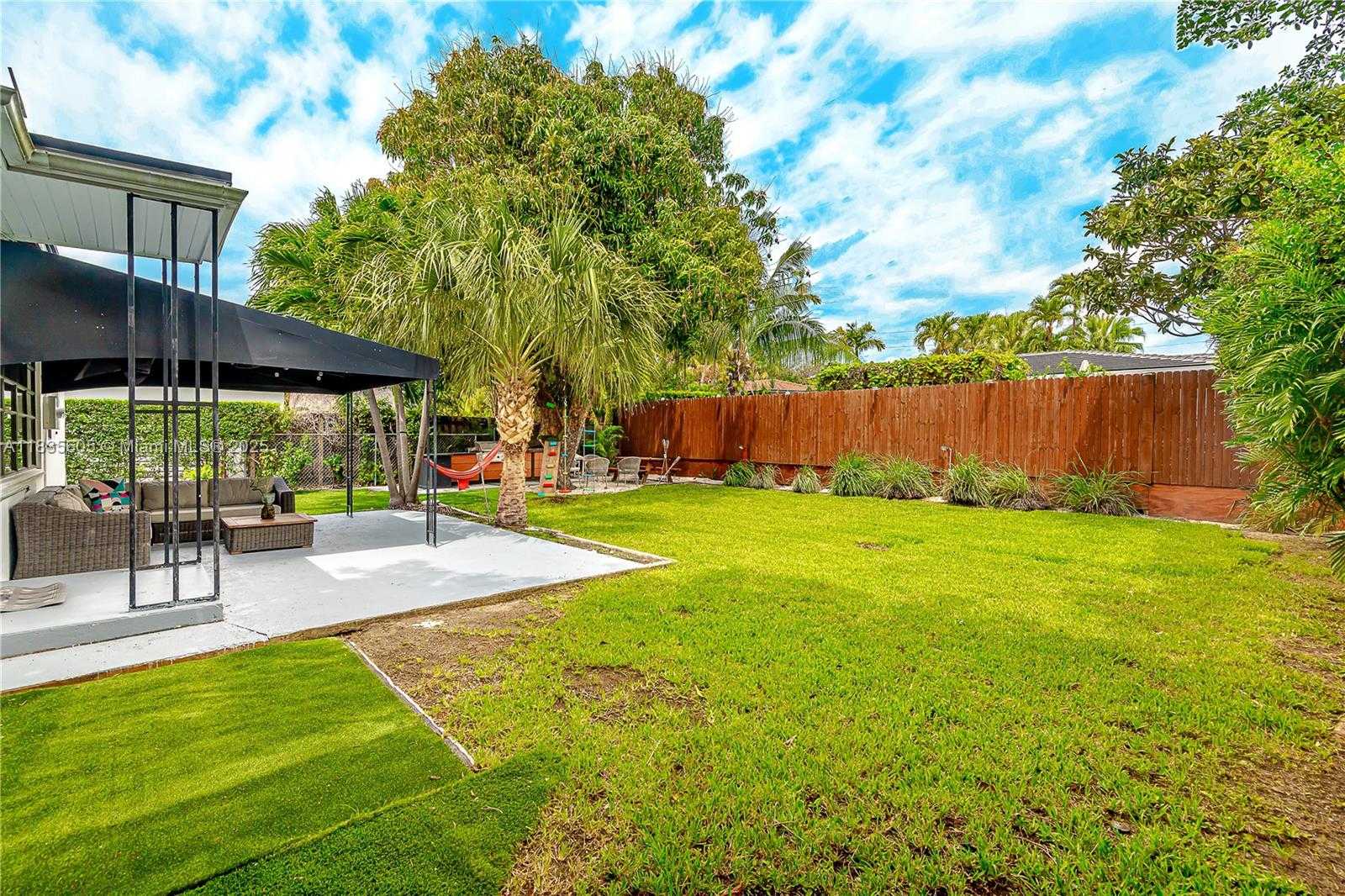 Small Image of 365 FAIRWAY DR, Miami Beach Number 19
