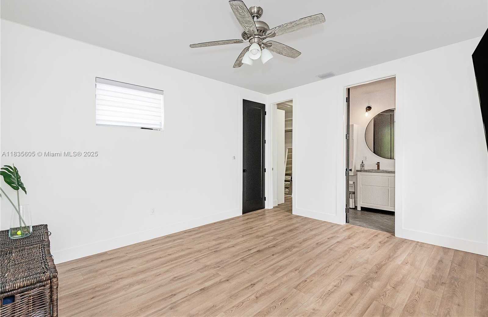 Small Image of 365 FAIRWAY DR, Miami Beach Number 22
