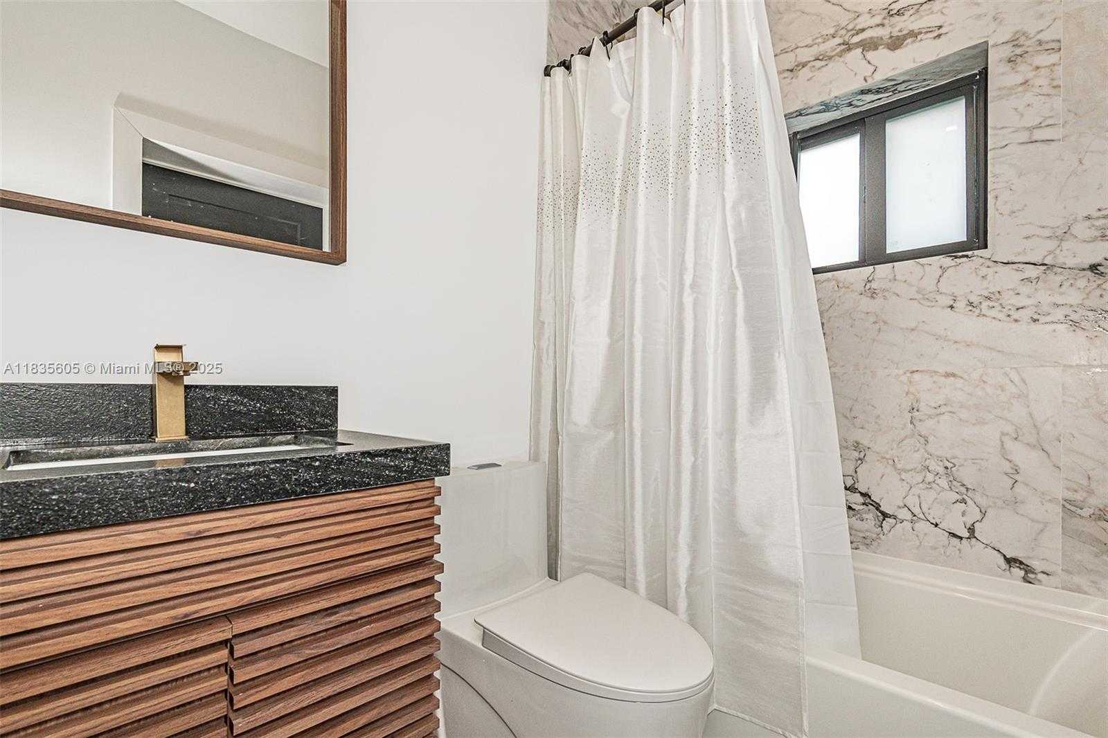 Small Image of 365 FAIRWAY DR, Miami Beach Number 29