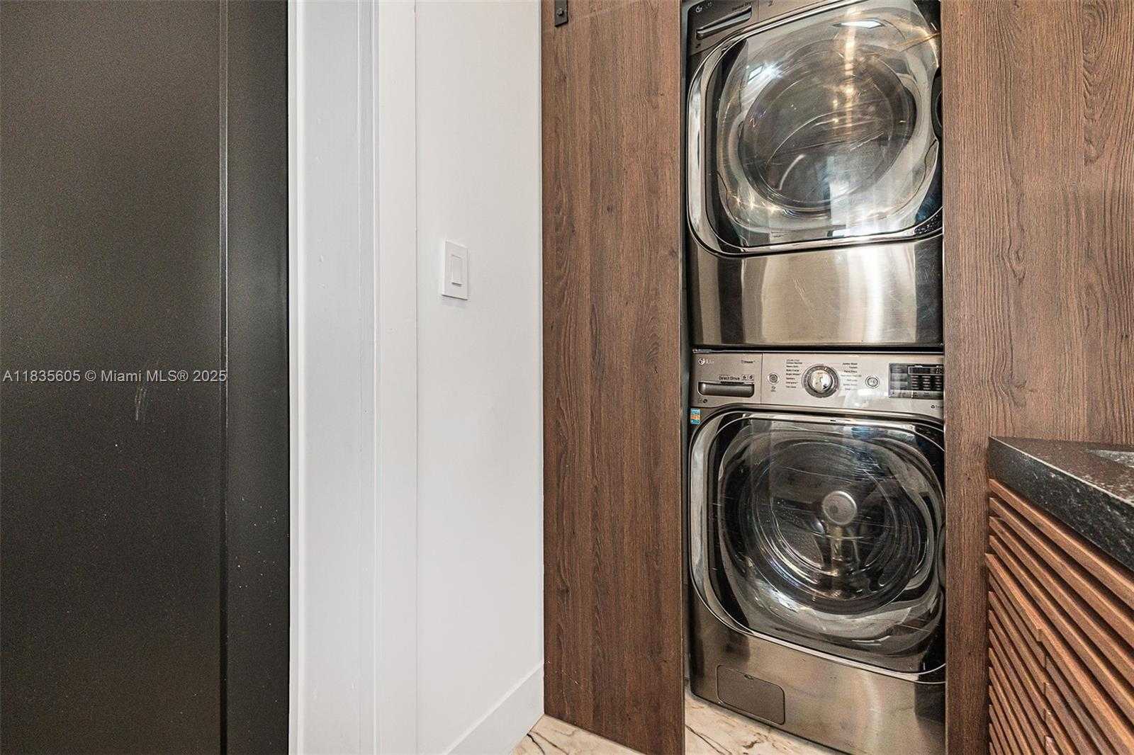 Small Image of 365 FAIRWAY DR, Miami Beach Number 30
