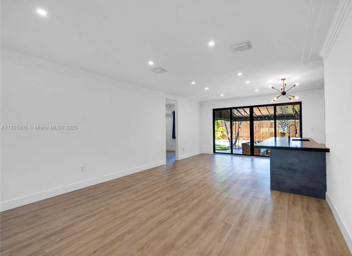Small Image of 365 FAIRWAY DR, Miami Beach Number 33