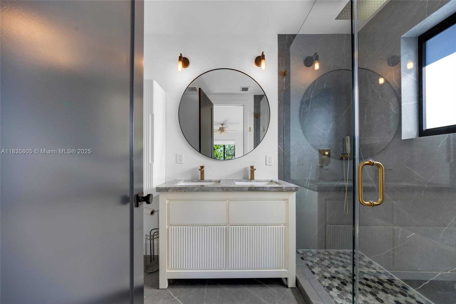 Small Image of 365 FAIRWAY DR, Miami Beach Number 34