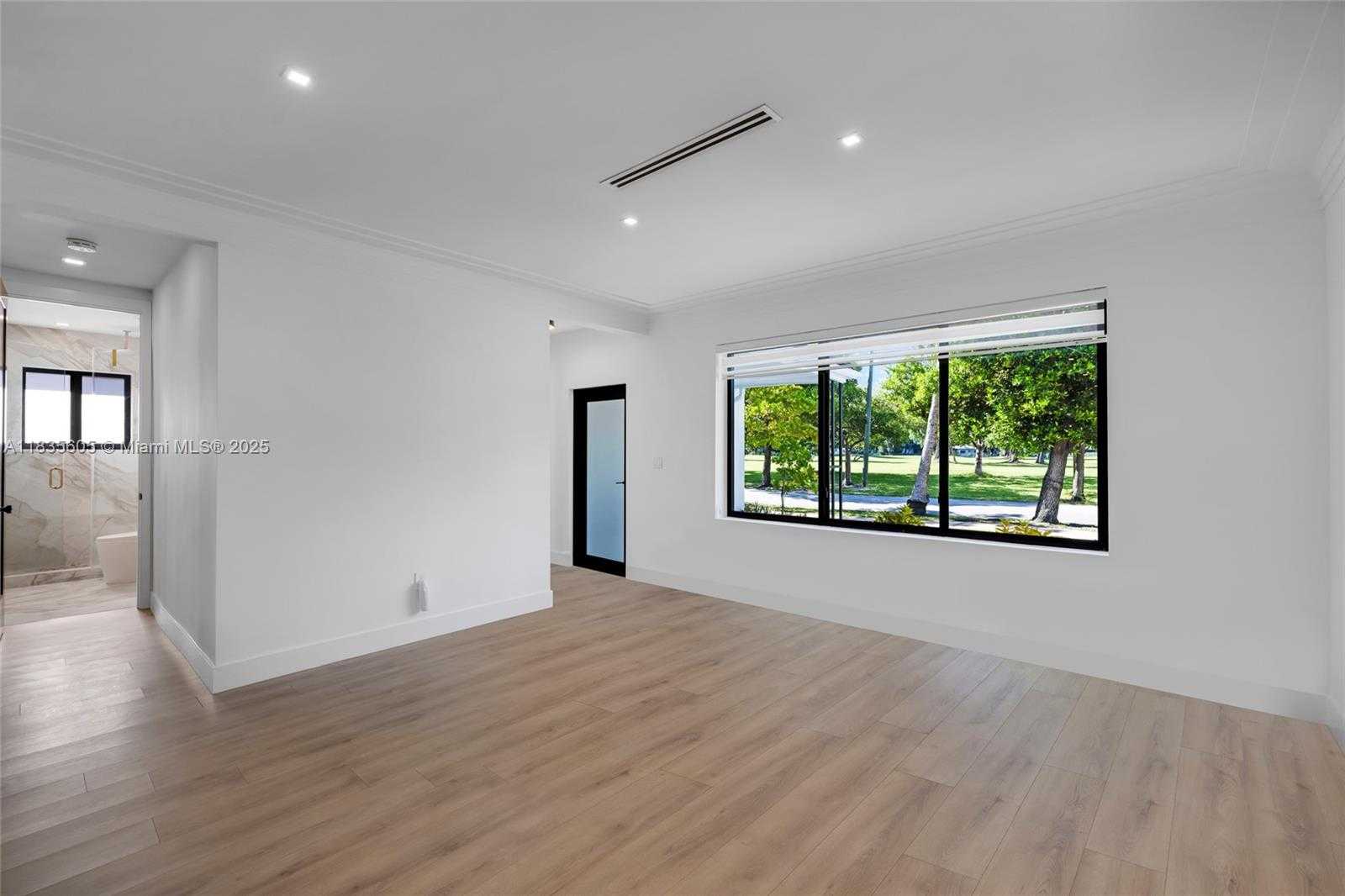 Small Image of 365 FAIRWAY DR, Miami Beach Number 36