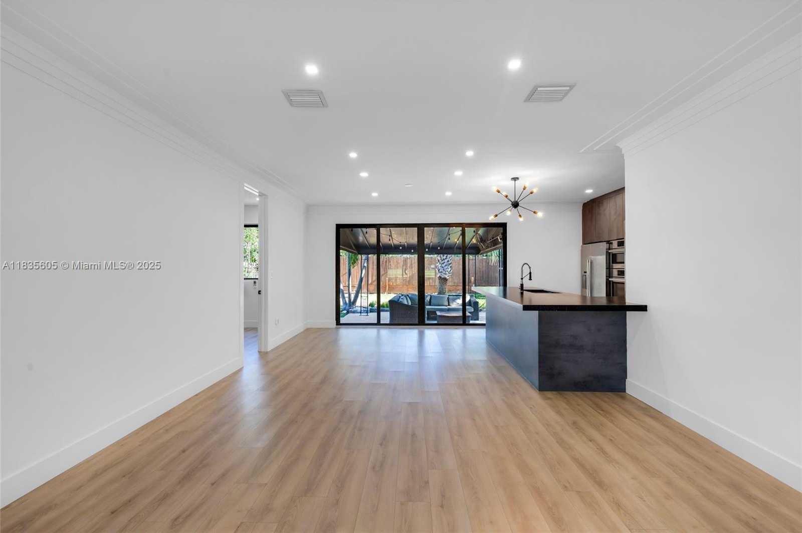 Small Image of 365 FAIRWAY DR, Miami Beach Number 37