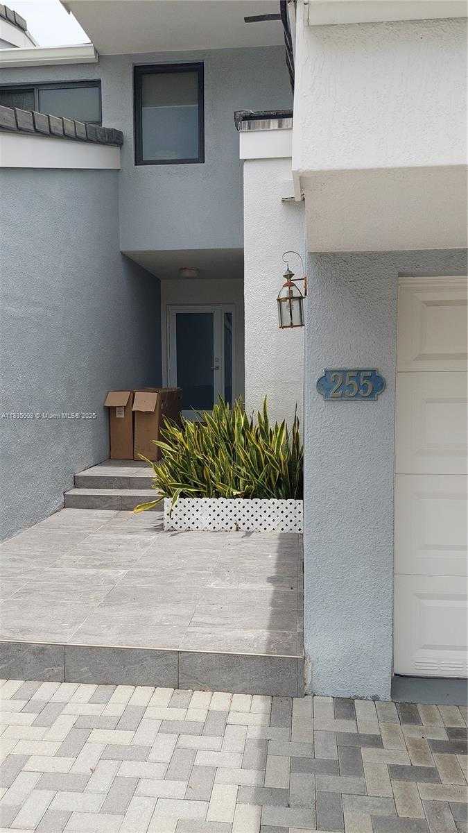 Small Image of 255 POINCIANA DR #605, Sunny Isles Beach Number 2