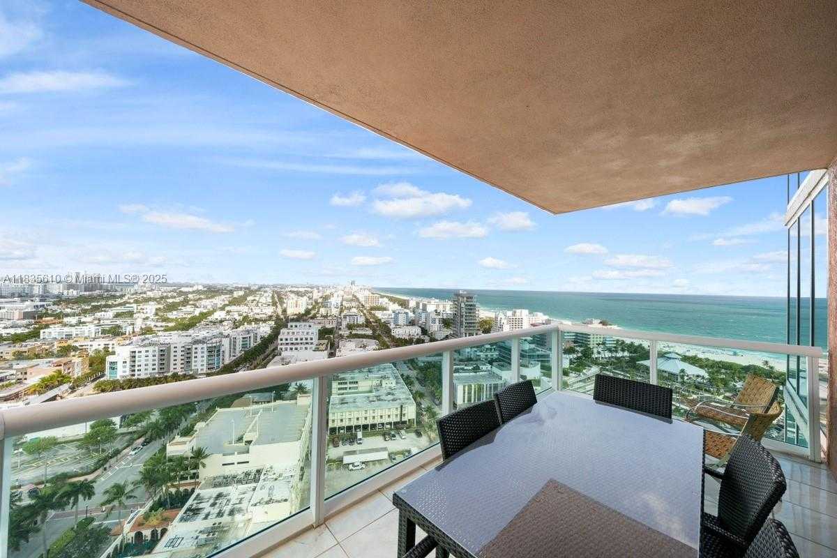 Small Image of 300 SOUTH POINTE DR #2305, Miami Beach Number 3