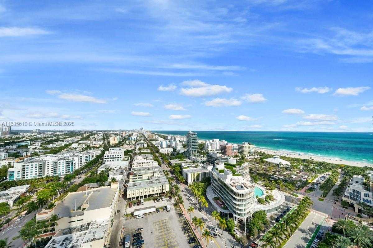 Small Image of 300 SOUTH POINTE DR #2305, Miami Beach Number 4