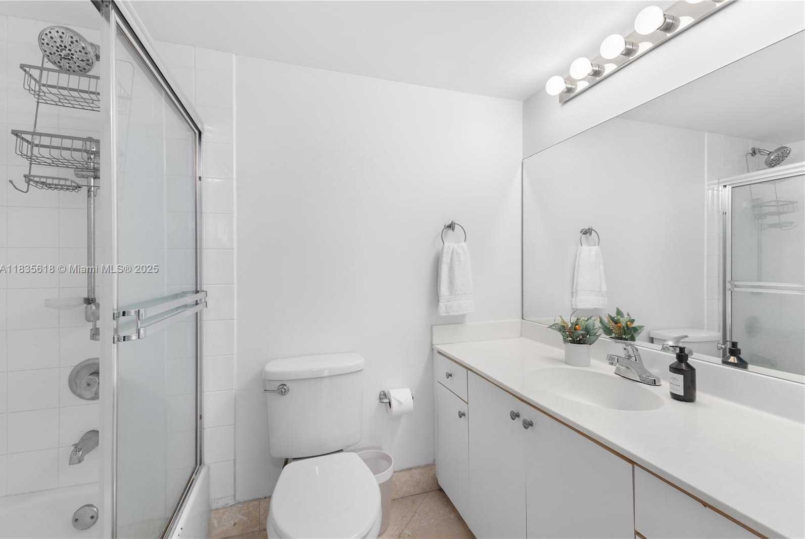 Small Image of 1621 BAY RD #906, Miami Beach Number 18