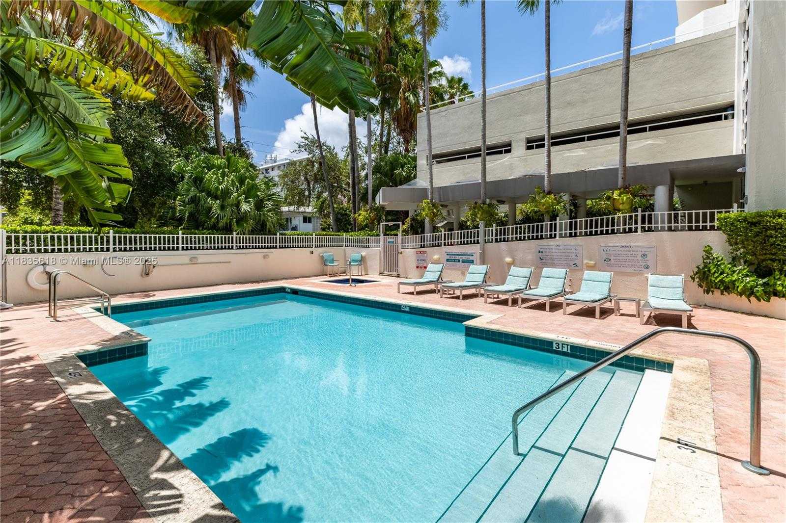 Small Image of 1621 BAY RD #906, Miami Beach Number 25