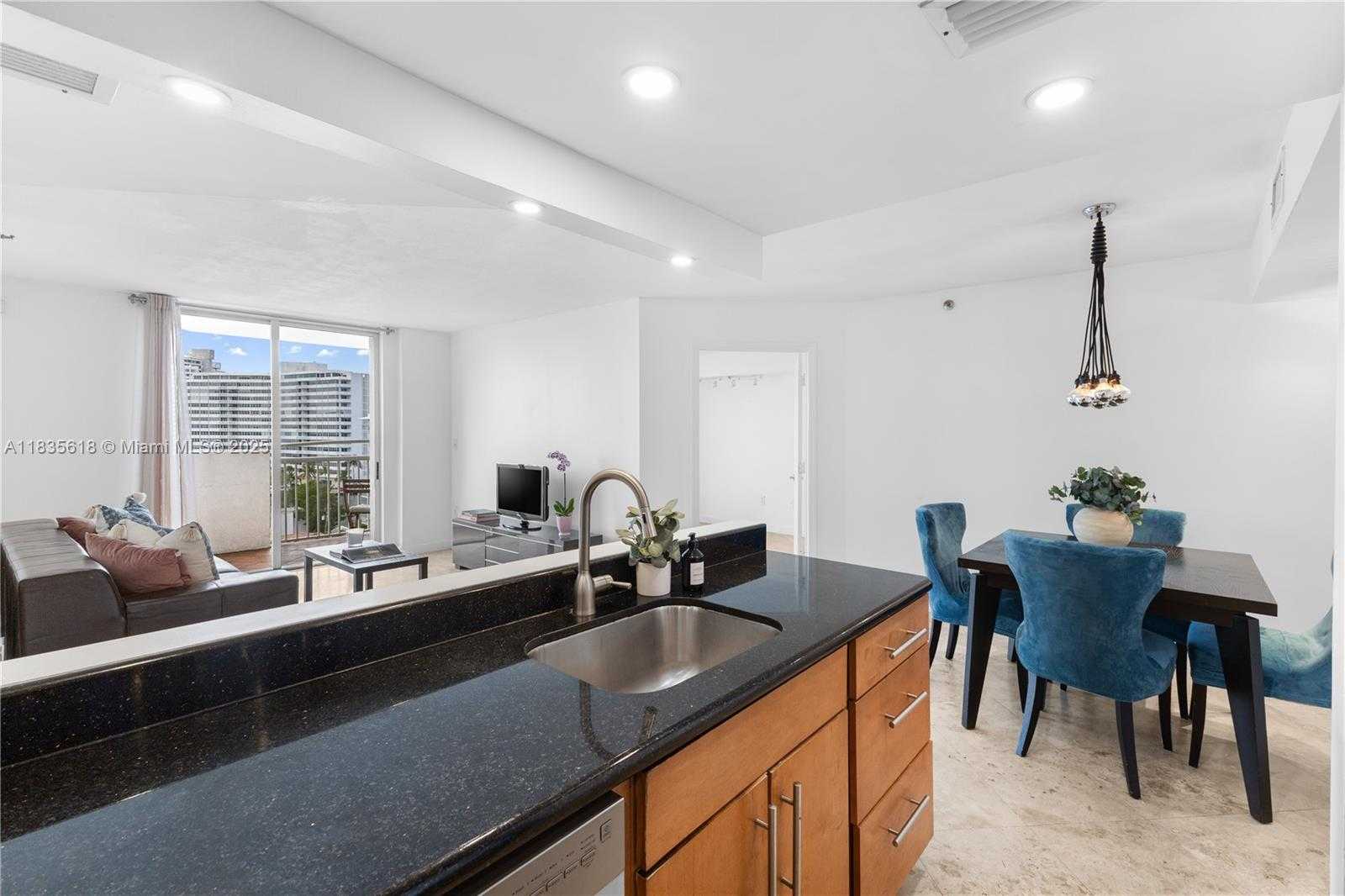 Small Image of 1621 BAY RD #906, Miami Beach Number 9