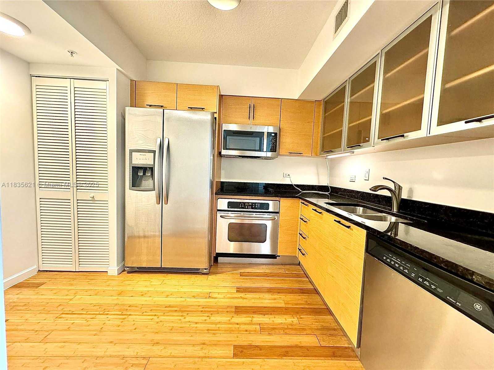 Small Image of 31 SOUTH EAST 5TH ST #1708, Miami Number 3