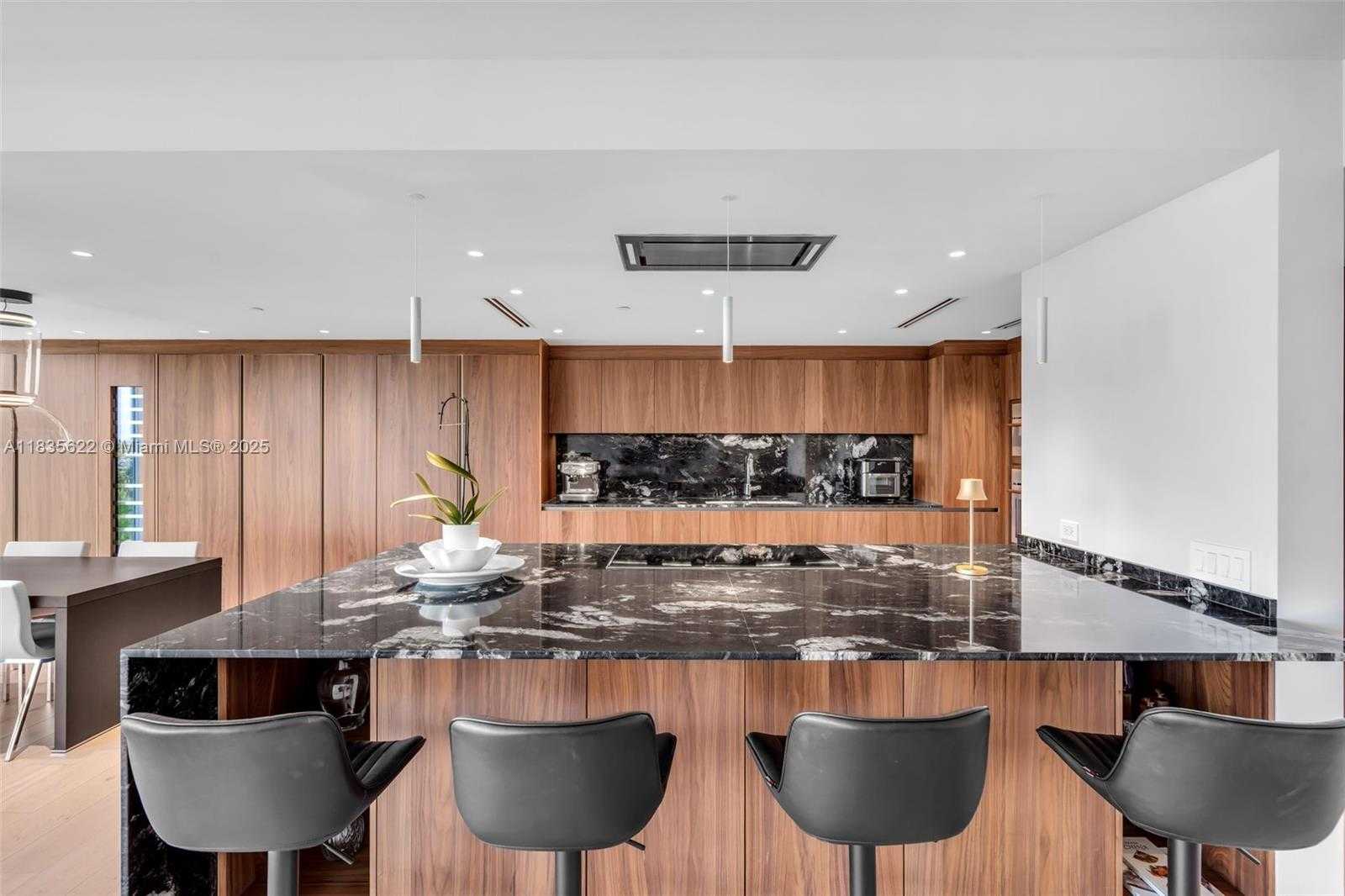 Small Image of 430 GRAND BAY DR #608, Key Biscayne Number 11