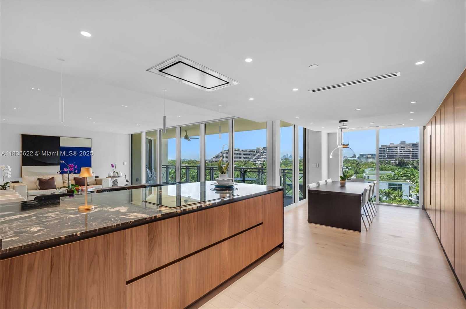 Small Image of 430 GRAND BAY DR #608, Key Biscayne Number 13