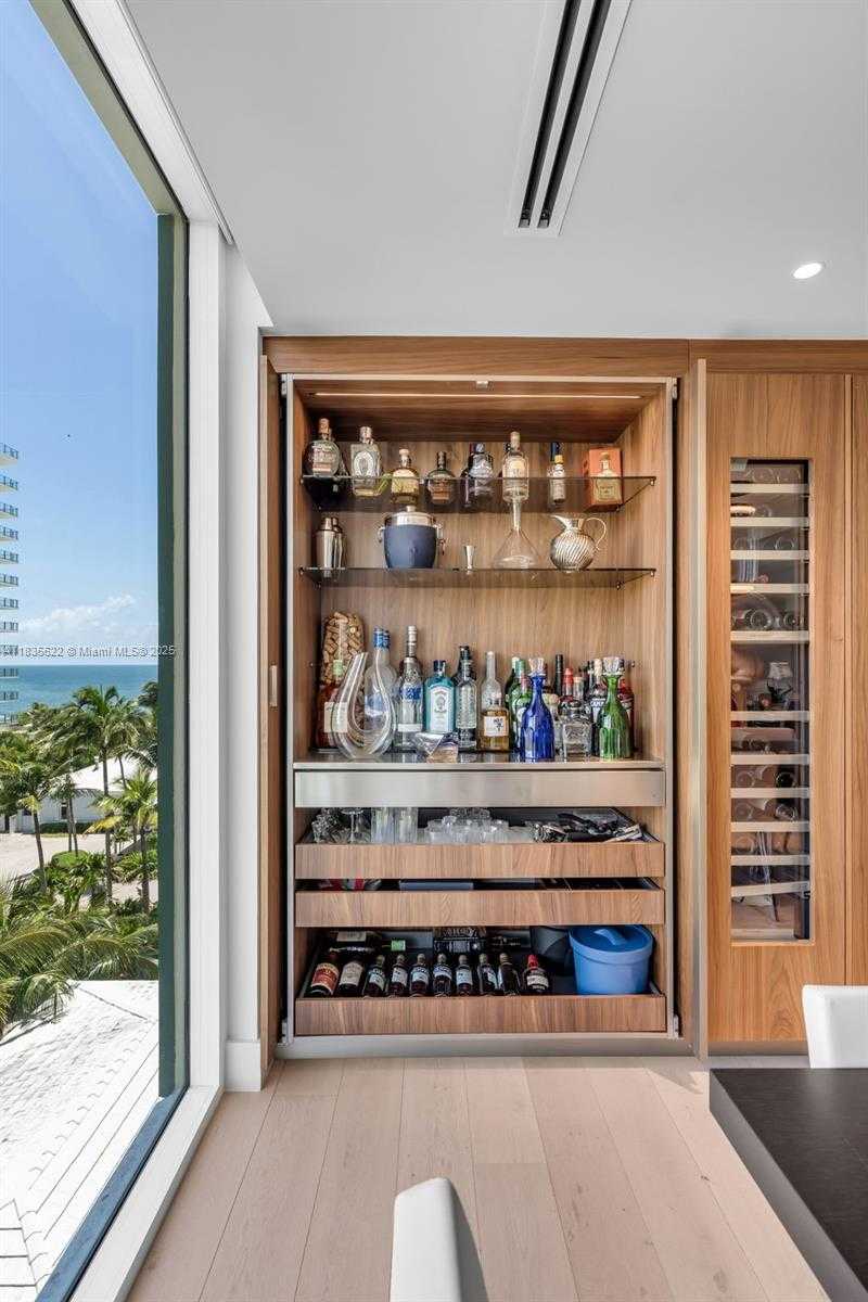 Small Image of 430 GRAND BAY DR #608, Key Biscayne Number 17