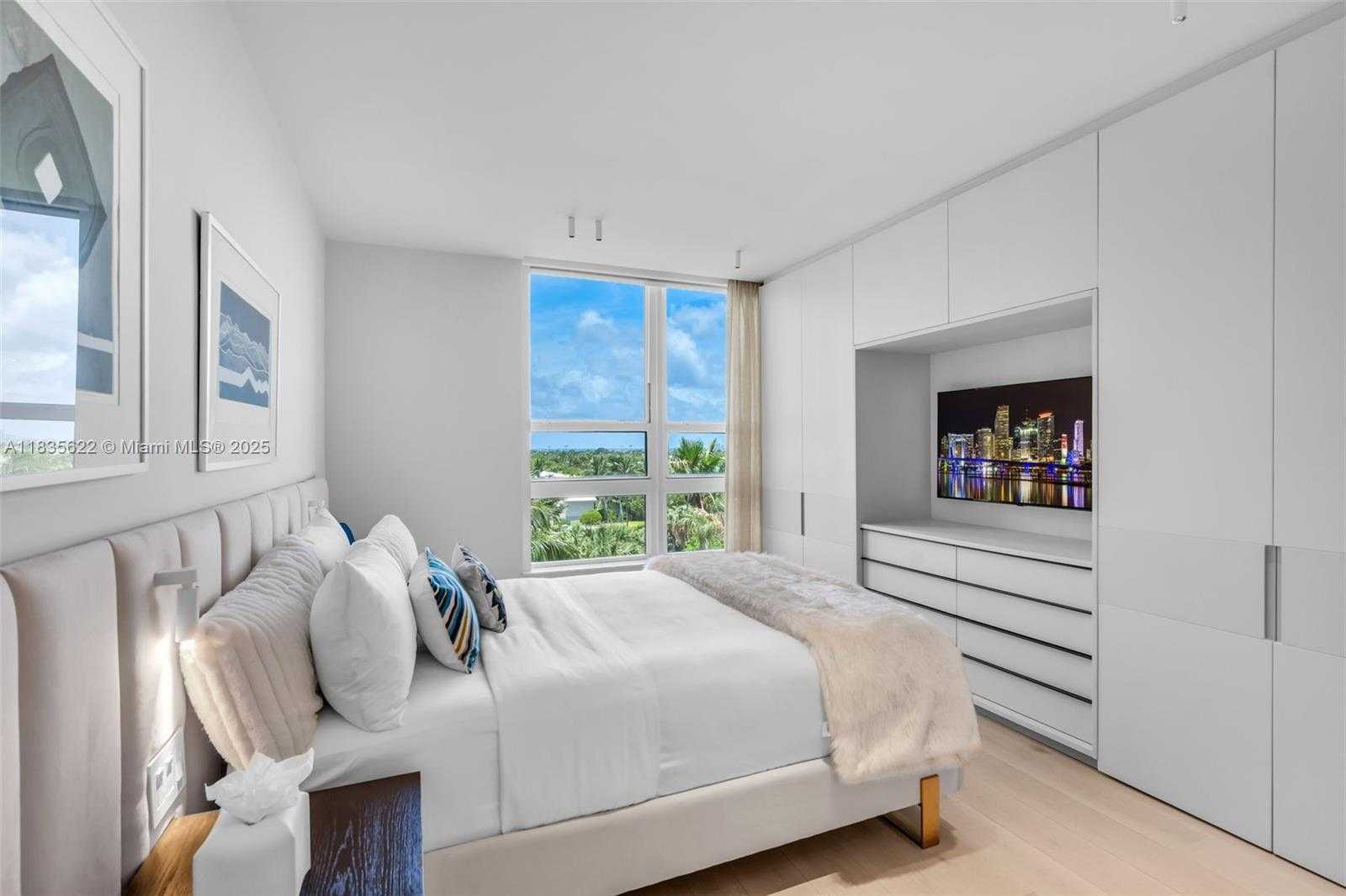 Small Image of 430 GRAND BAY DR #608, Key Biscayne Number 25
