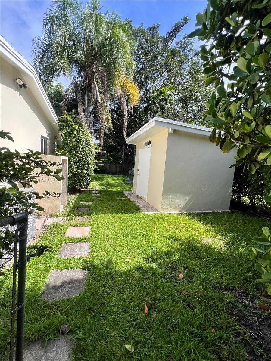 Small Image of 7350 SOUTH WEST 96TH ST #7350, Pinecrest Number 19