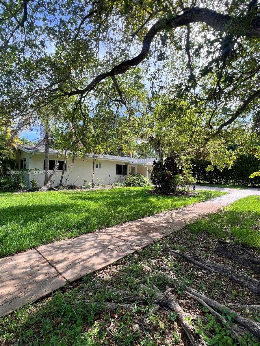 Small Image of 7350 SOUTH WEST 96TH ST #7350, Pinecrest Number 2