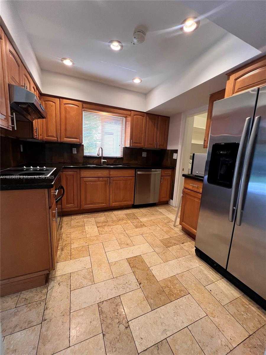 Small Image of 7350 SOUTH WEST 96TH ST #7350, Pinecrest Number 6
