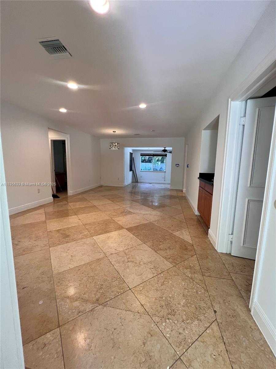 Small Image of 7350 SOUTH WEST 96TH ST #7350, Pinecrest Number 8