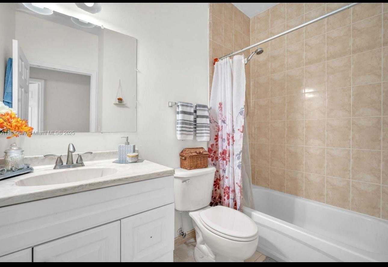 Small Image of 22917 SOUTH WEST 112TH CT, Miami Number 10